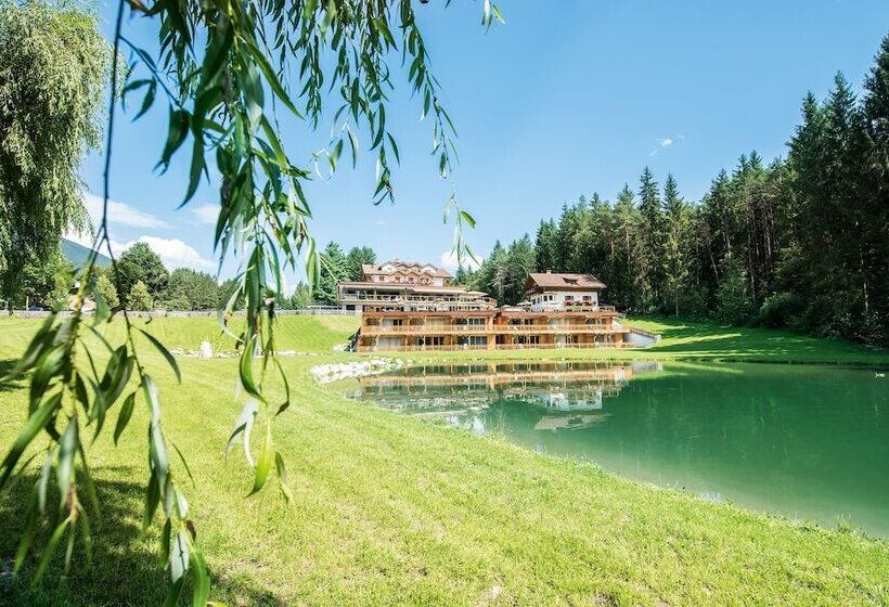 هتل Weiher Green Lake