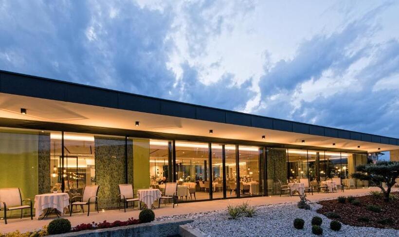 فندق Weinegg Wellviva Resort