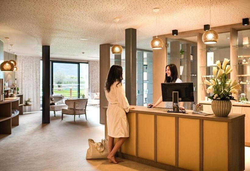 فندق Weinegg Wellviva Resort
