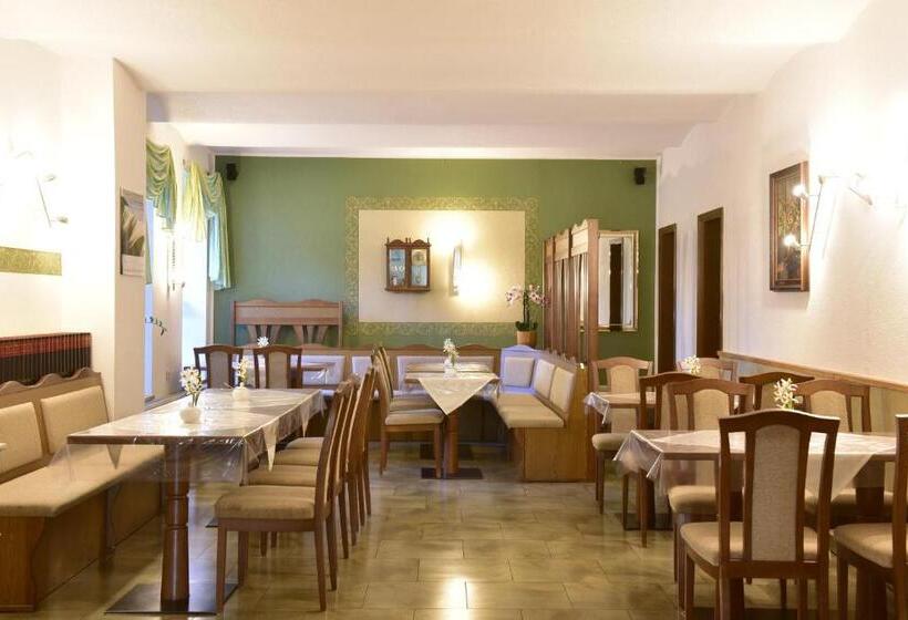 Land Gut Hotel Schenkenberger Hof