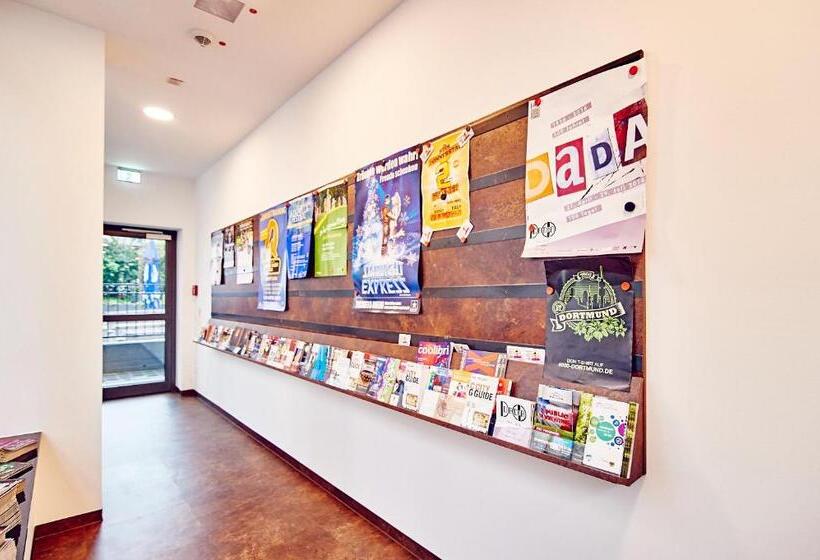 پانسیون Djh Jugendgästehaus Adolph Kolping