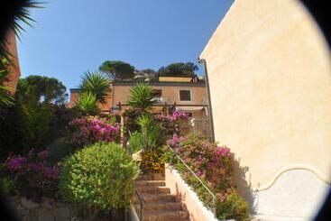Residence Borgo Punta Villa