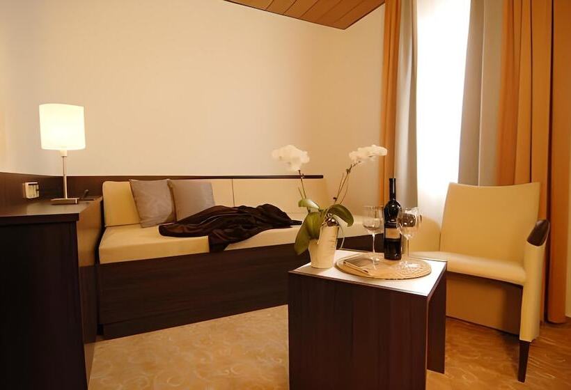 Adler Hotel Garni