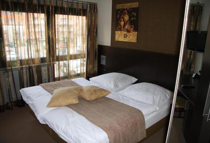 هتل Altes Rathaus