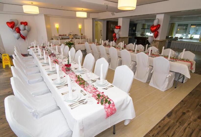 هتل Restaurant Osterather Hof