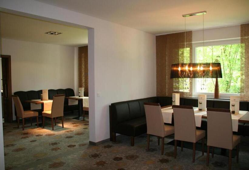 هتل Thermalis   Das Boardinghouse Im Kurpark Bad Hersfeld