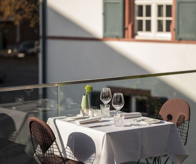 ペンション & Restaurant Krone Design