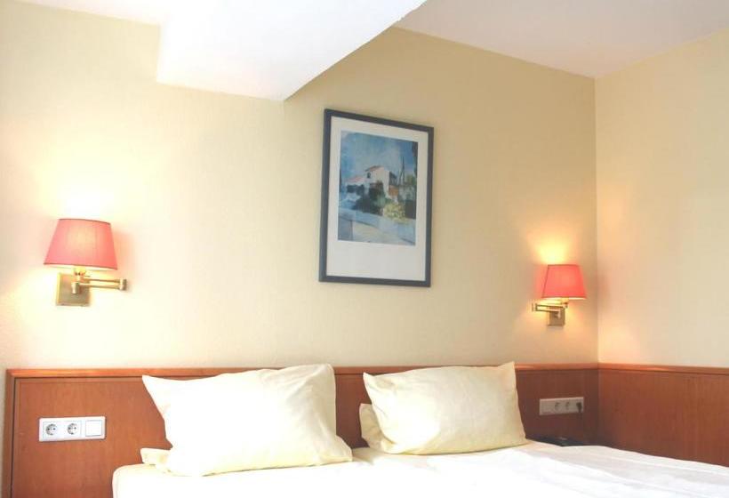 هتل Eden   Am Hofgarten