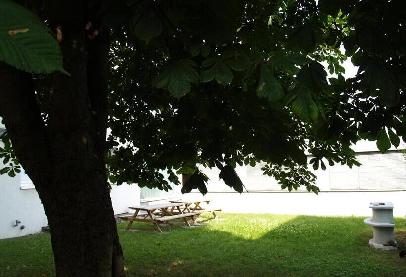 پانسیون Boardingroom