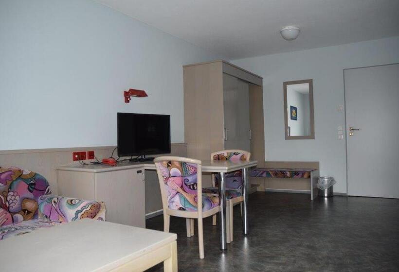 پانسیون Gästehaus Linde, Hotel Garni