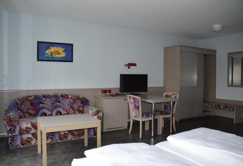 پانسیون Gästehaus Linde, Hotel Garni