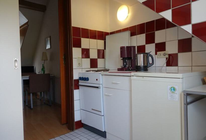 تختخواب و صبحانه Pension Am Helenenwall