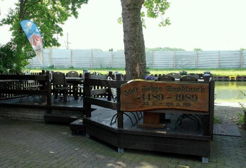 هتل Alter Dorfkrug Am Kanal