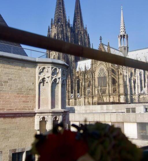 Отель Am Museum Köln