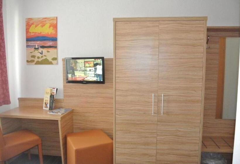 هتل Art Ambiente