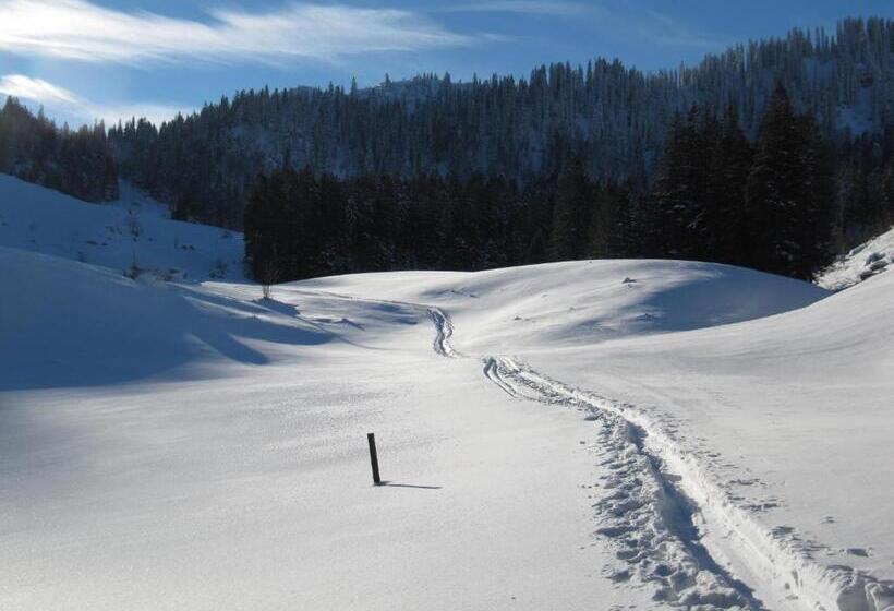 בית מלון כפרי Pension Ostler