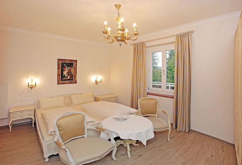 בית מלון כפרי Rex