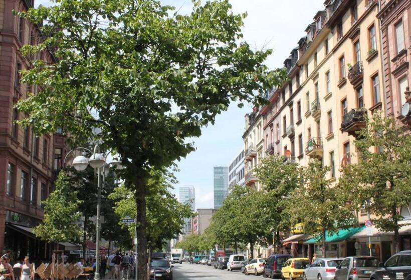 هتل Zeil