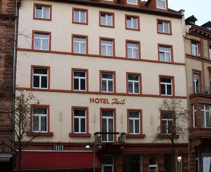 هتل Zeil