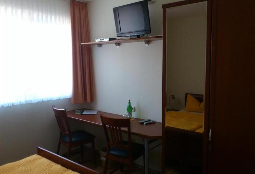 مبيت وإفطار Eifel   Pension