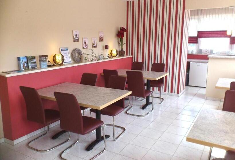 مبيت وإفطار Eifel   Pension