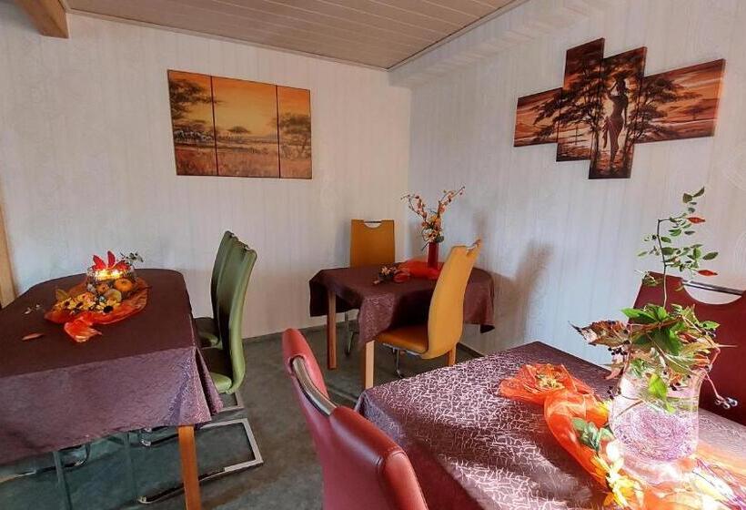 تختخواب و صبحانه Pension Haus Germania