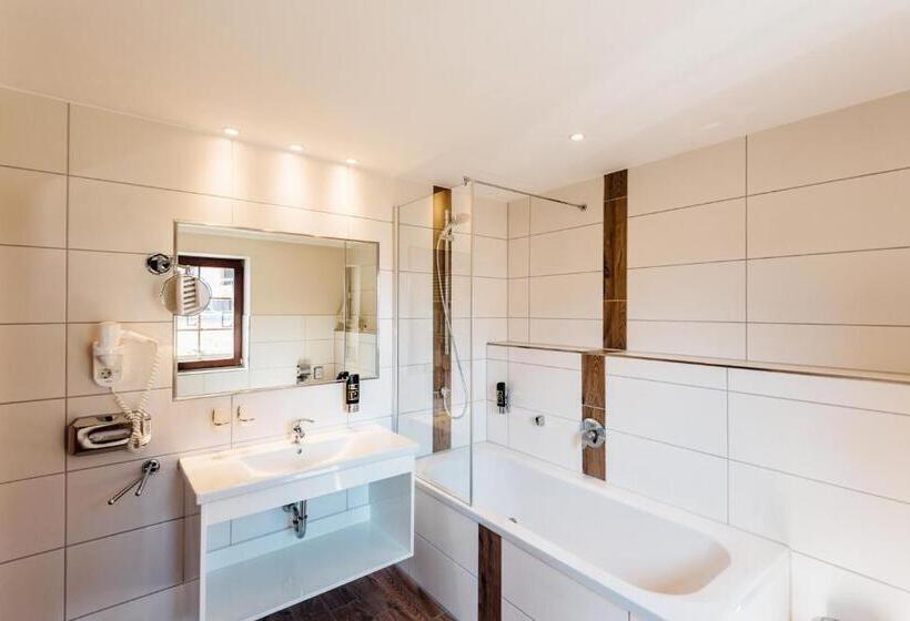 Erlebnishotel Zur Schiffsmühle Gmbh