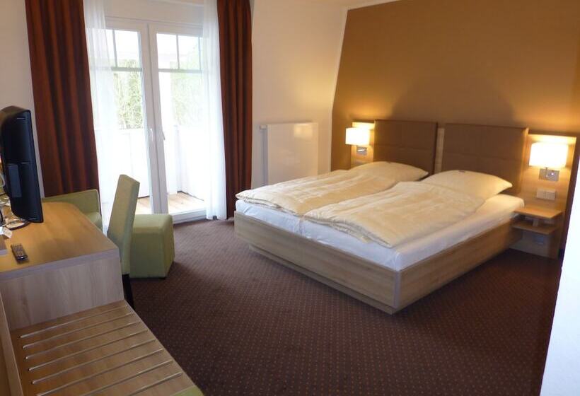 هتل Landgasthof Zum Grünen Walde