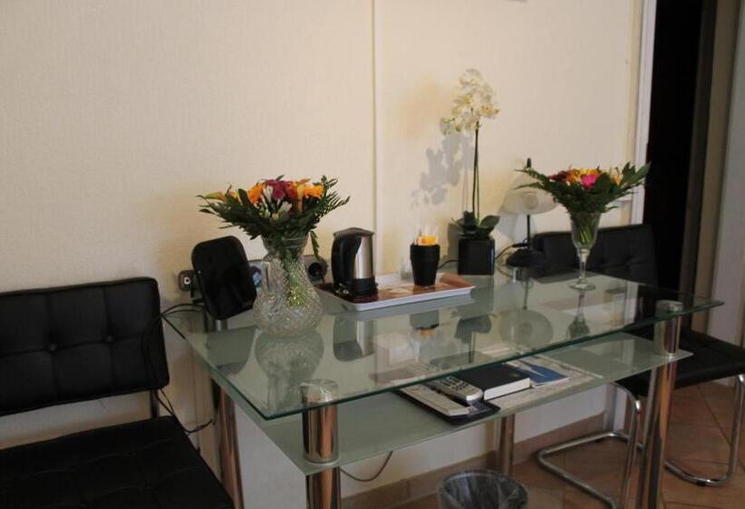 هتل Müller Köln