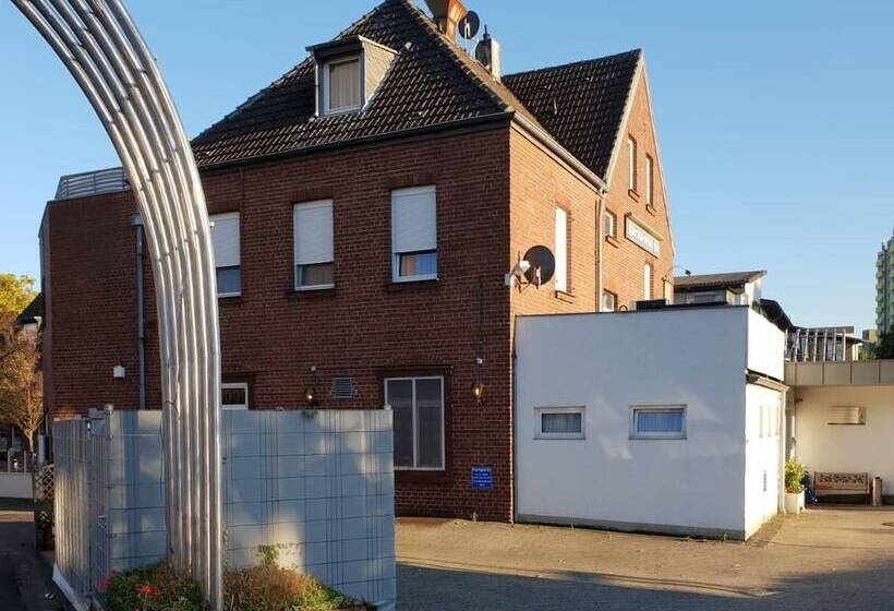 فندق Restaurant Knechtstedener Hof