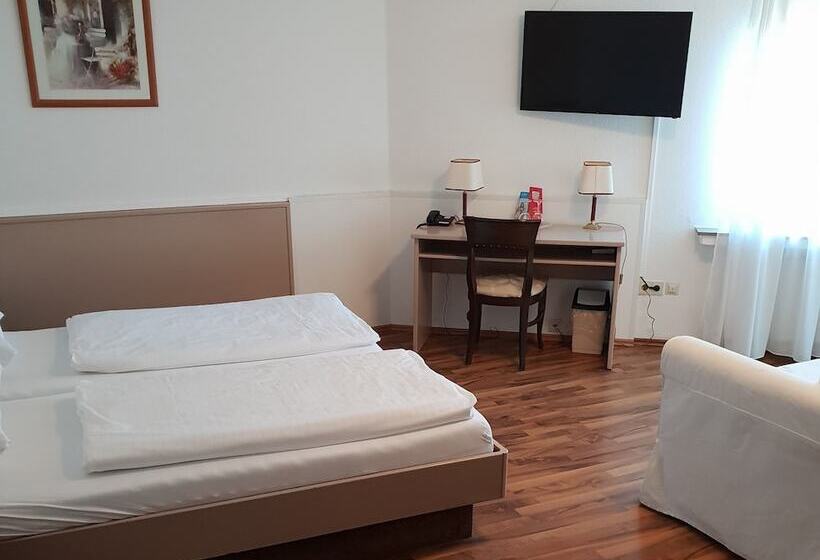 فندق Restaurant Knechtstedener Hof