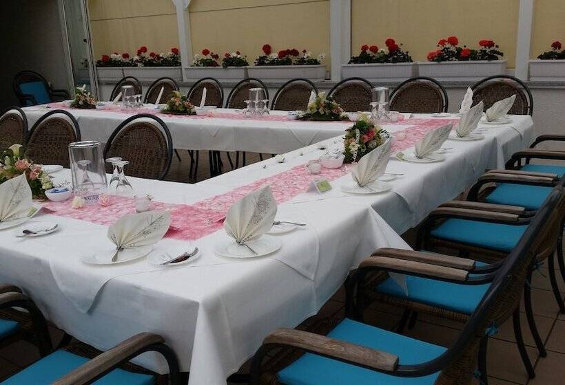 هتل & Restaurant Park Cafe Isa