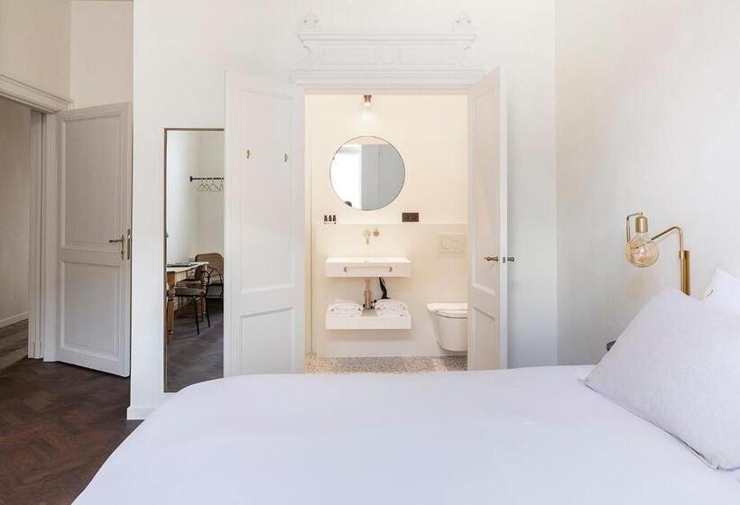 تختخواب و صبحانه B Guest Sleep & Retreat