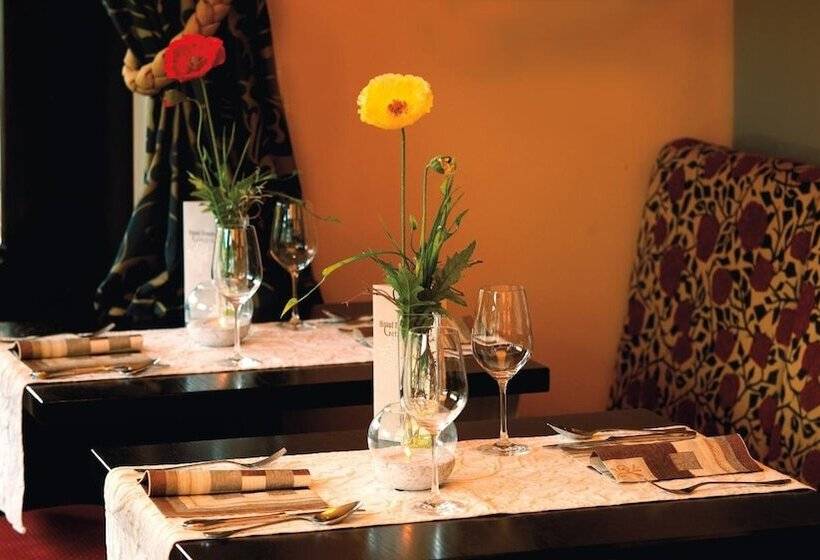 Moselhotel & Restaurant Zur Traube Gmbh