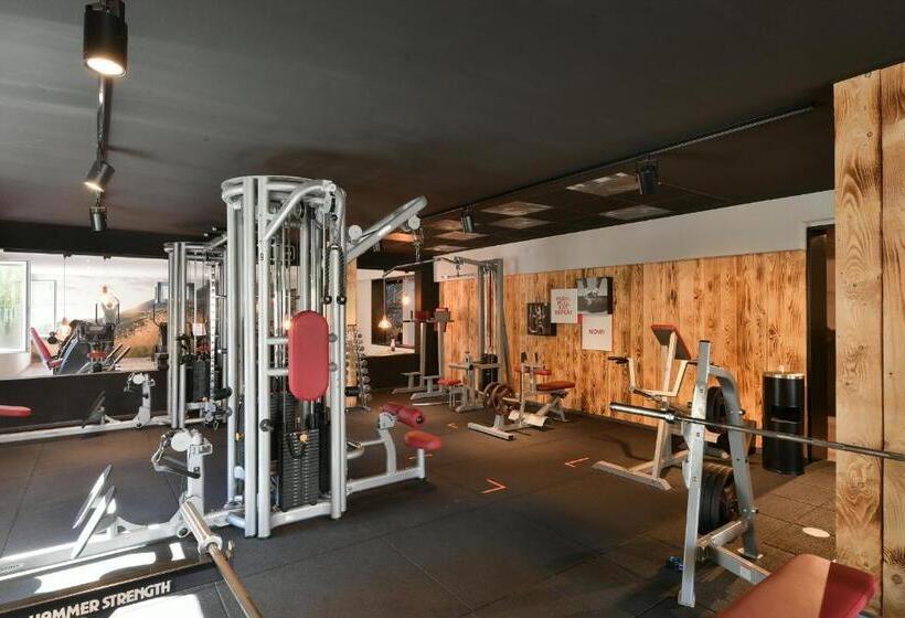 هتل Sportpark Hugstetten