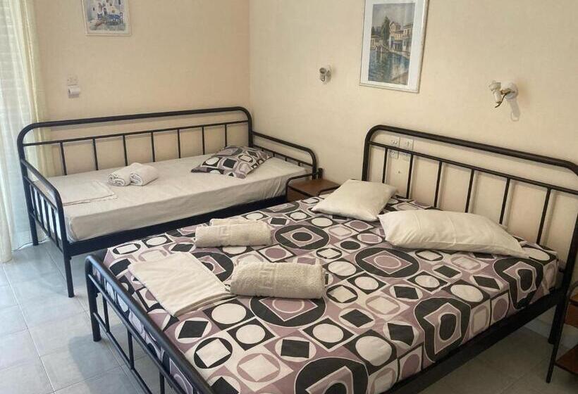 Polyxenis Rooms