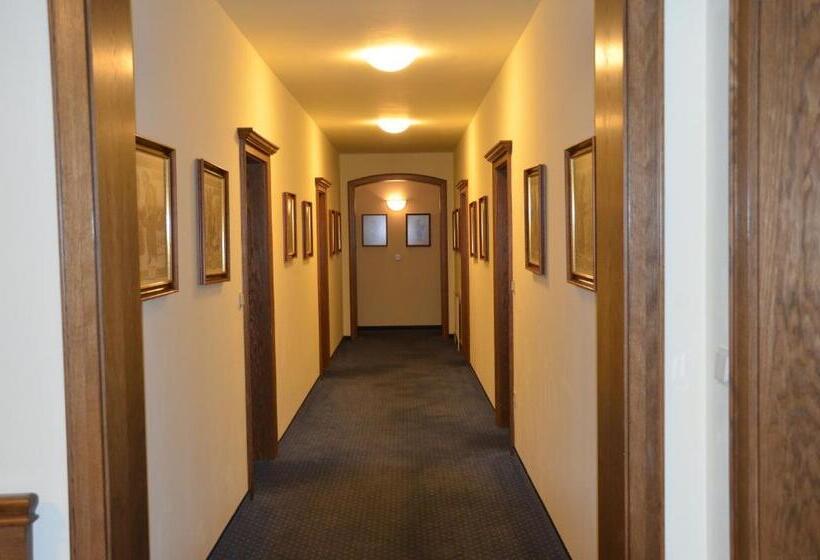 住宿加早餐  Gasthof Pension Urzn