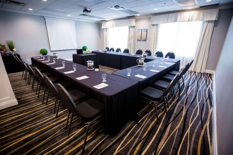 Cambridge Hotel And Conference Centre