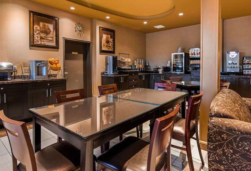 هتل Best Western Plus Estevan Inn & Suites