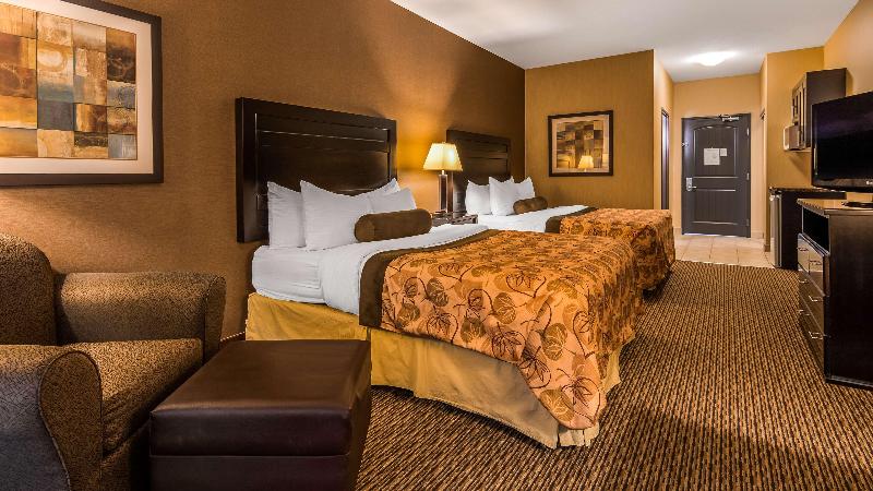 هتل Best Western Plus Estevan Inn & Suites