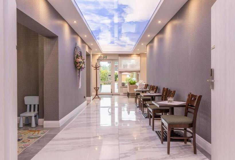 ホテル Bursztyn   Bernstein Spa & Wellness