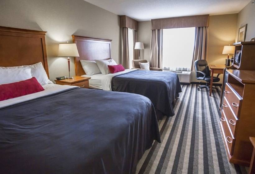 בית מלון כפרי Days Inn & Suites By Wyndham Edmonton Airport