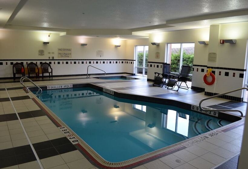 هتل Fairfield Inn & Suites By Marriott Sault Ste. Marie