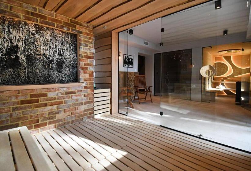 هتل Mazuria Country & Spa