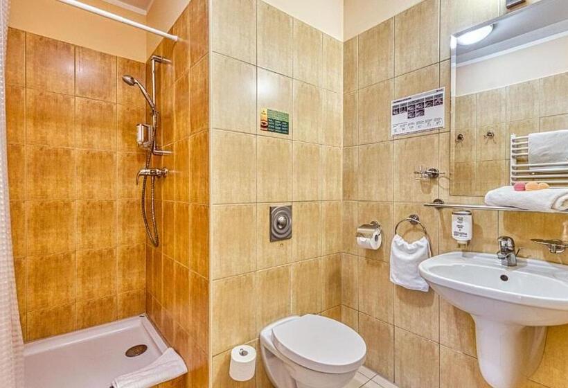 هتل St Lukas Medical & Spa