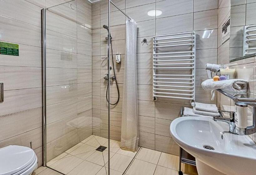 هتل St Lukas Medical & Spa