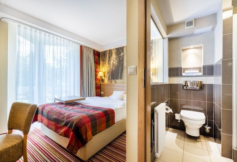 בית מלון כפרי Warszawa Spa & Resort