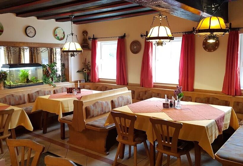 ペンション Roseggerhof