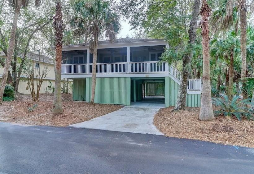 35 Twin Oaks