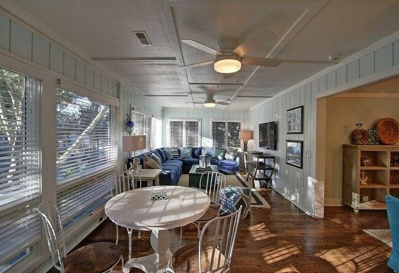 35 Twin Oaks
